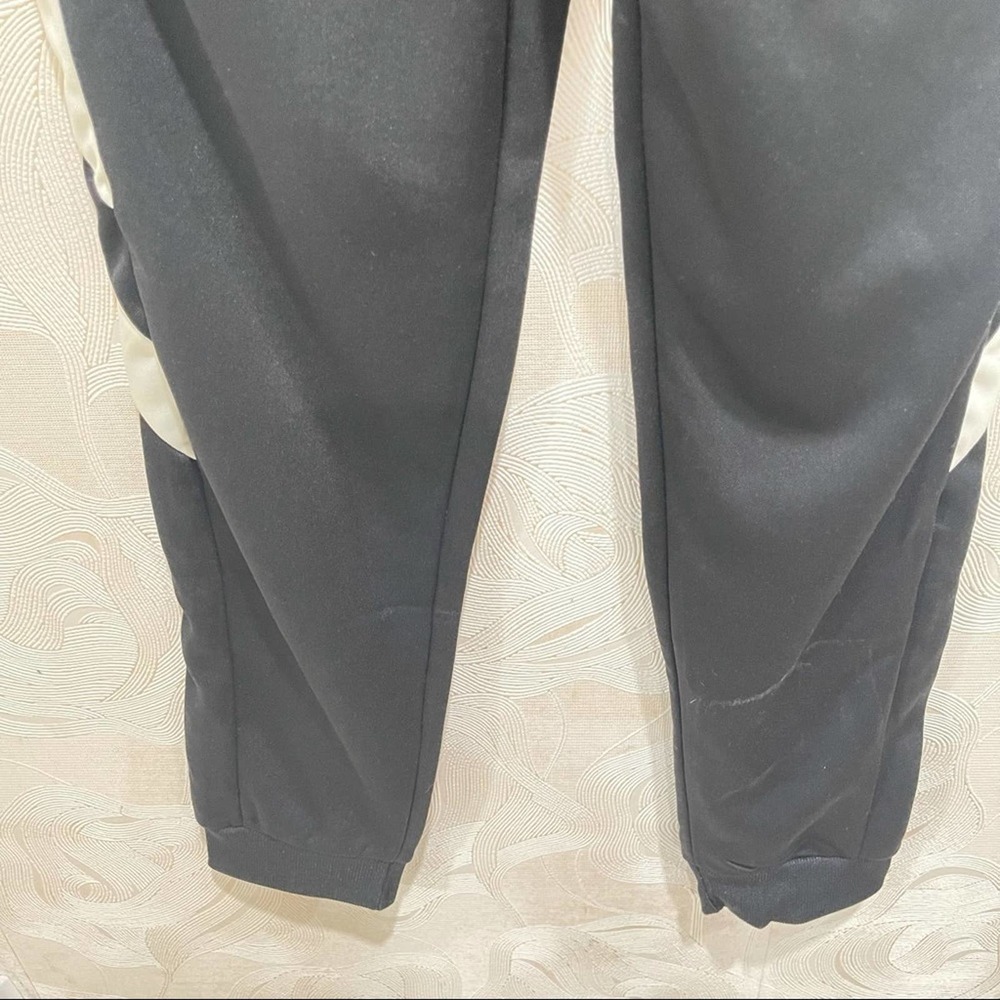 NEW Boys Official NBA Miami Heat Black and White Sweatpants Joggers - Picture 4 of 9